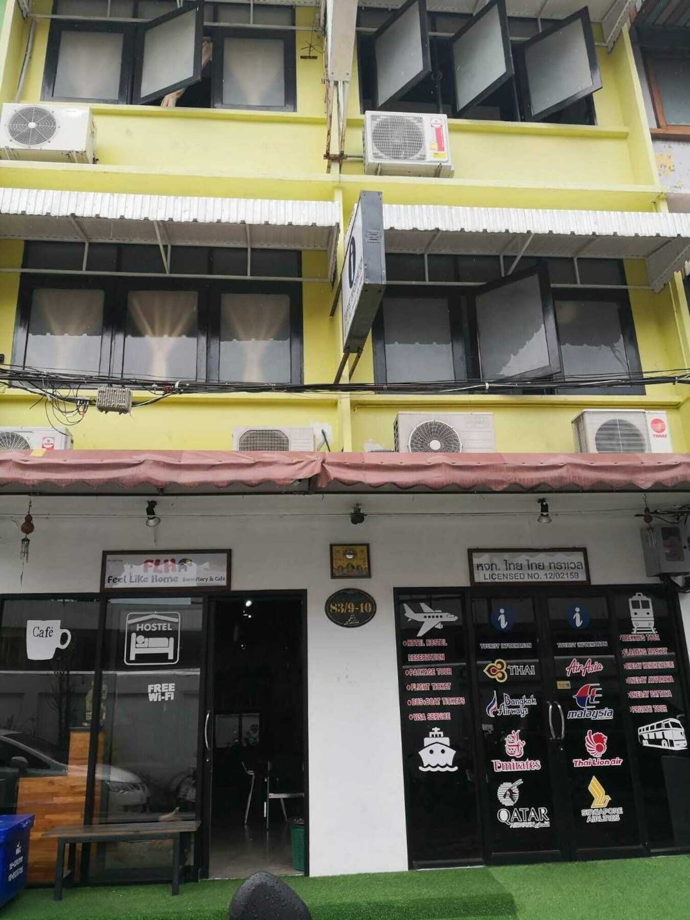 Feel Like Home Dormitory & Cafe Bangkok Exterior photo